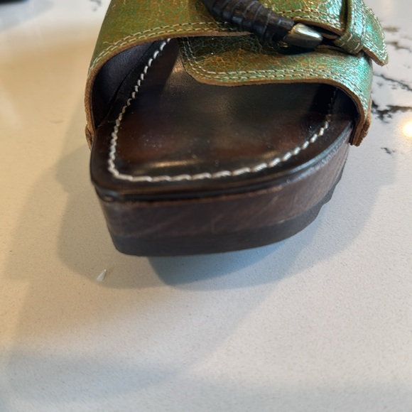 Donald J. Pliner Women's Green Wedge Sandals - Picture 6 of 6